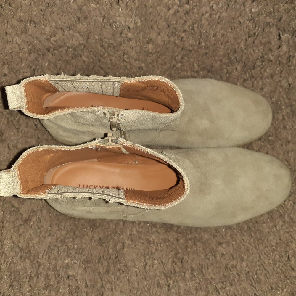LUCKY BRAND-Hazyl-Tan/Beige Suede-Lug Sole Ankle Boots-Sz 9.5-Excellent - Picture 7 of 8